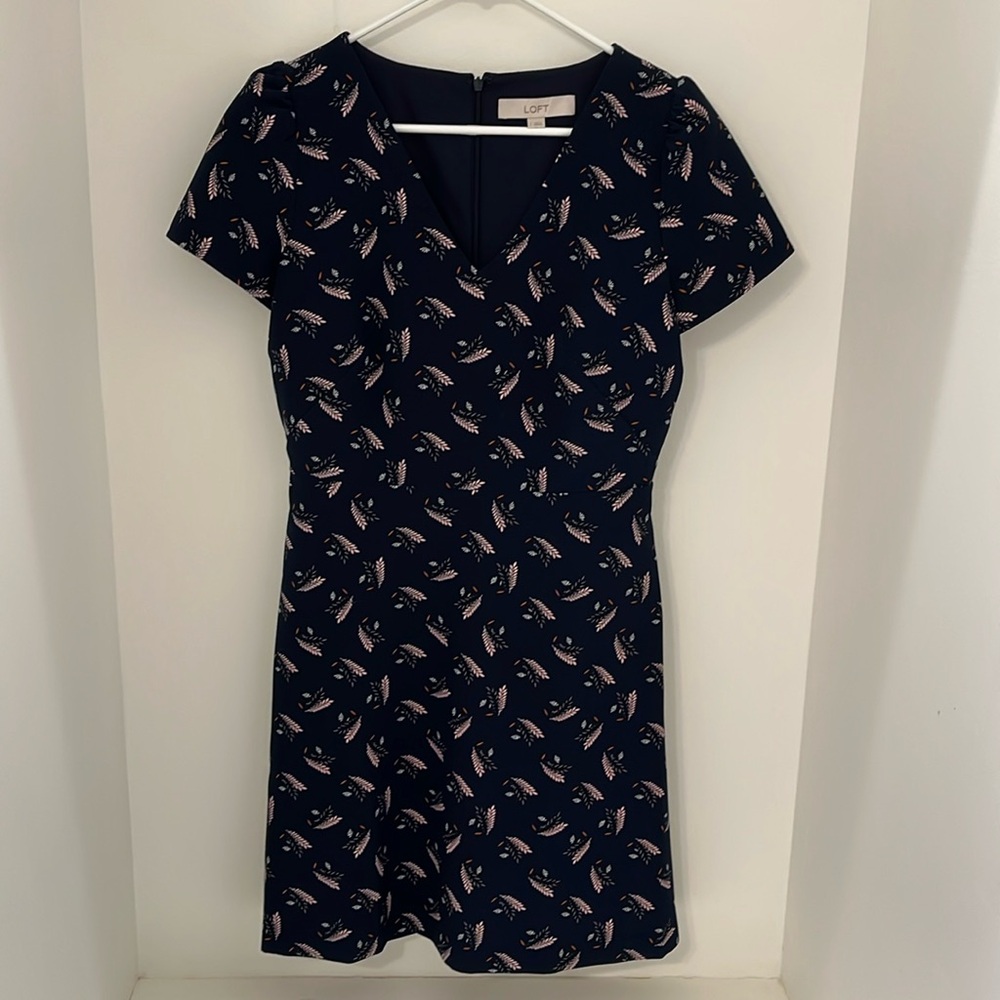 NWOT Loft Leafed V-Neck Flare Dress Size 2